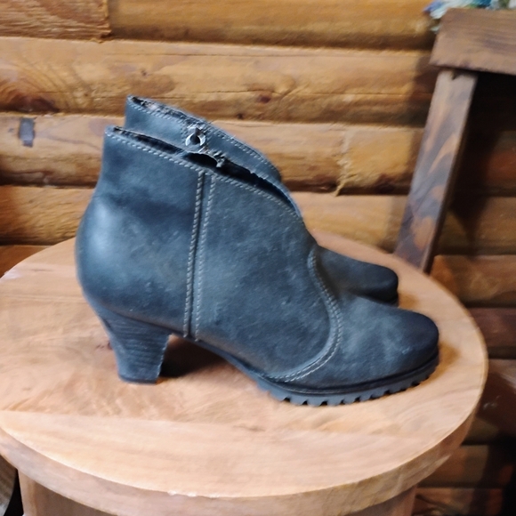 Softwalk Women's Dakota Ankle Boot - Picture 3 of 9